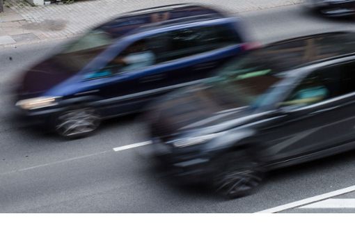 In Backnang müssen die Autofahrer künftig vorsichtiger aufs  Gaspedal treten – auf dem Innenstadtring gilt demnächst Tempo 40. (Symbolbild) Foto: dpa/Christoph Schmidt