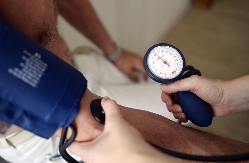 Studien zeigen, dass Bluthochdruck bei Menschen mit Diabetes etwa eineinhalbmal bis doppelt so häufig vorkommt wie bei Nichtdiabetikern. Foto: dpa