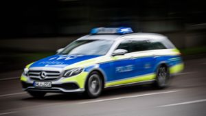 Die Polizei hatte  am Dienstagabend einen größeren Einsatz wegen eines 21 Jahre alten Autofahrers. Foto: Phillip Weingand / STZN/geschichtenfotograf.de