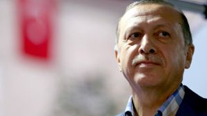 Laut einem Bericht stellt die Bundesregierung einen Zusammenhang zwischen Recep Tayyip Erdogan und einer Terrororganisation her. Foto: EPA