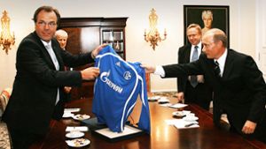 Der Schalker Ex-Aufsichtsratschef Clemens Tönnies (li.)  ist 2006 zu Gast bei Wladimir Putin. Foto: imago/ZUMA Wire/stock&people