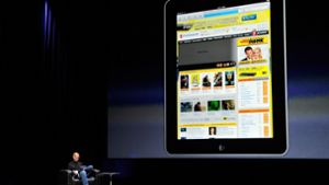 Der mittlerweile verstorbene Steve Jobs bei der Vorstellung des iPads. Foto: dpa/John G. Mabanglo