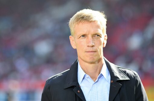 Jan Schindelmeiser hält Ausschau nach einem neuen Trainer. Foto: dpa