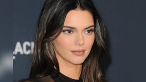 Quiet Luxury ist im Herbst 2023 Trend: Kendall Jenner trägt ihr Haar perfekt frisiert. Foto: Tinseltown/Shutterstock