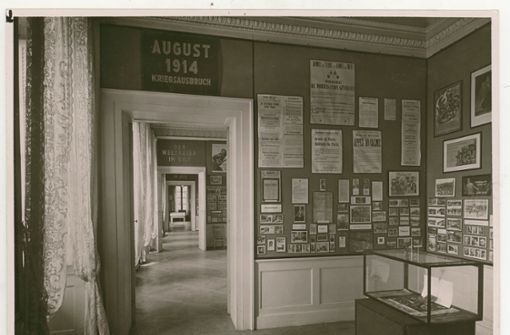 Die sogenannte Weltkriegsbibliothek im Schloss Rosenstein wurde 1944 ein Raub der Flammen. Foto: Bibliothek für Zeitgeschichte