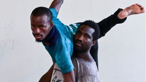 Yahi Nestor Gahe (rechts) tanzt in „Equi libre“ gemeinsam mit Sanga Ouattara Foto: /YNG