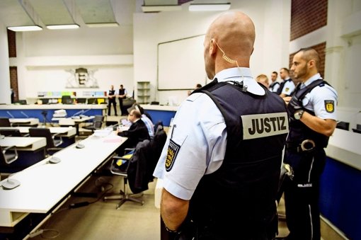 Im Gerichtsaal von Stuttgart-Stammheim wird der IS-Terrorprozess geführt. Foto: dpa