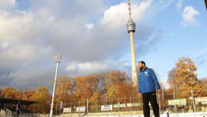 Kickers-Trainer Tobias Flitsch ist unterm Fernsehturm längst angekommen – und die Fans ziehen mit: Gegen den SSV Reutlingen werden im Gazistadion zwischen 3500 und 4000 Zuschauer erwartet. Foto: Baumann