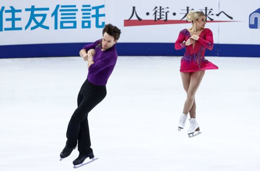 Im Einzel- wie im Paarwettbewerb kommt es beim Eiskunstlauf auf möglichst perfekte Sprünge an. Foto: imago/Valery Sharifulin