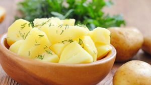 Wie lange müssen Kartoffeln kochen? 