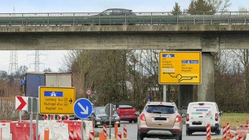 Die beiden Bundesstraßen 464 und 295 sind bei Renningen bislang nur über ein Provisorium verbunden. Foto: Simon Granville/Simon Granville