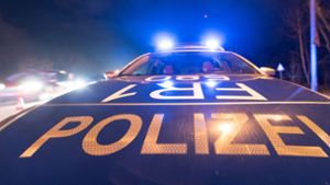 Die Polizei fahndet nach wie vor nach einem Mann, der im November einen Einbruch in Esslingen begangen haben soll. Foto:  