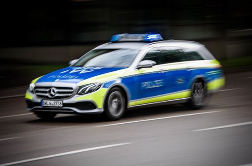 Die Polizei bittet nach einer Verfolgungsjagd in Weinstadt um Mithilfe. Foto: Phillip Weingand / STZN