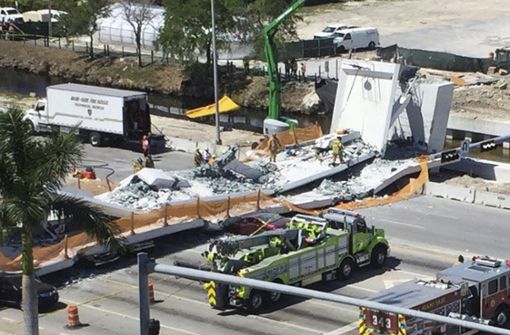 Die eingestürzte Fußgängerbrücke in Miami. Foto: AP