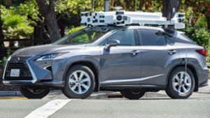 Mit umgebauten Lexus-SUVs testet Apple das autonome Fahren im Silicon Valley. Foto: dpa/Andrej Sokolow
