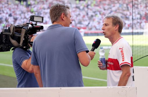 Jürgen Klinsmann (r.) könnte bald ein noch gefragterer Interviewpartner werden. Foto: Baumann