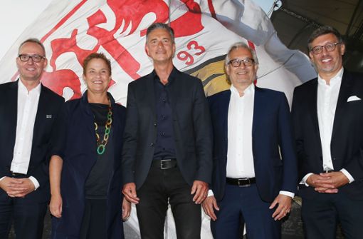 Die Vertreter von VfB, Mercedes, Porsche und MHP bei der Präsentation am vergangenen Dienstag. Foto: Pressefoto Baumann/Alexander Keppler