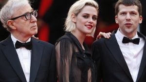 Das Top-Trio von Cannes: Regisseur Woody Allen mit Kristen Stewart und Jesse Eisenberg. Foto: dpa