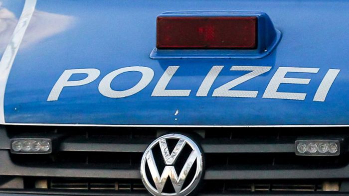 Ulmer Straße in Esslingen: Fehler beim Abbiegen verursacht Unfall mit hohem Schaden