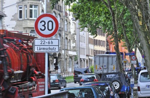 Auch in Uhldingen werden nun solche Schilder wie hier in Freiburg aufgestellt. Foto: pmb/Michael Bamberger