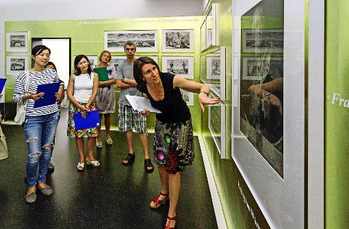 Führungen, wie hier mit Tanja Kittel, gehören zu den Standardaufgaben des Museums. 2018 wird das Veranstaltungsprogramm noch ausgeweitet. Foto: factum/Archiv
