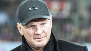 Stefan Effenberg hat sich zur Trainersuche bei Schalke 04 geäußert. (Archivbild) Foto: dpa