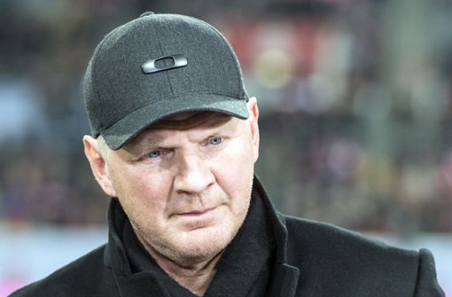 Stefan Effenberg hat sich zur Trainersuche bei Schalke 04 geäußert. (Archivbild) Foto: dpa