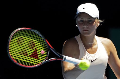 Marta Kostjuk gilt als neue Attraktion des Damentennis, doch die 15-Jährige darf vorerst nur an einer begrenzten Zahl großer Turniere teilnehmen. Foto: AP