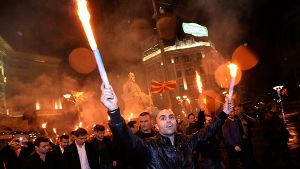 Wegen angeblicher massiver Manipulationen der Parlamentswahl in Mazedonien am vergangenen Sonntag boykottiert die unterlegene Opposition die neue Volksvertretung. Foto: dpa