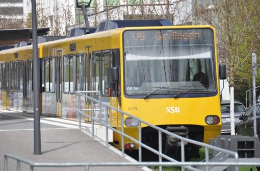 Eine Stadtbahn der Linie U 6 steht an der Endhaltestelle Fasanenhof-Ost bereit zur  Fahrt nach Gerlingen. Die Stadt Stuttgart hat das mit finanziellen Vorleistungen vor Jahren möglich gemacht. Foto: Norbert J. Leven