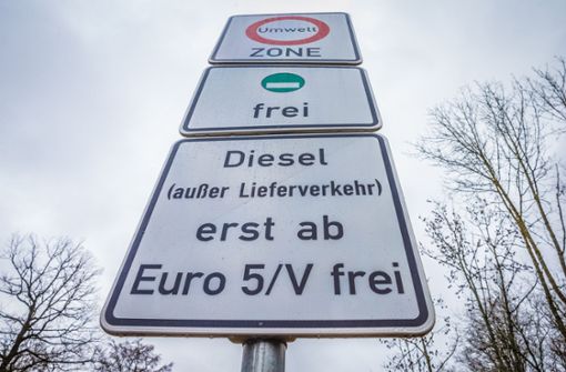 Seit dem 1. Januar 2019 gelten fuer Dieselfahrzeuge unter der Euro V-Klasse Fahrverbote. Foto: Lichtgut/Julian Rettig