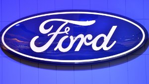 Der US-Automobilhersteller Ford hat kurz vor dem Pariser Autosalon die Branche mit einer Gewinnwarnung geschockt. Foto: dpa