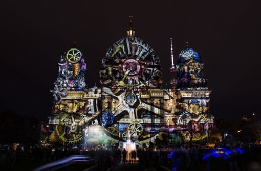 Zu Beginn des „Festival of Lights“ wurde  der Berliner Dom in Szene gesetzt. Foto: dpa/Paul Zinken