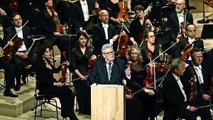 „Amphitheater der Tonkunst“ nennt Bundespräsident Gauck beim Eröffnungskonzert die Elbphilharmonie Foto: dpa