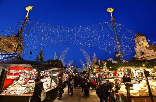 Der Veranstalter des Ludwigsburger Barock-Weihnachtsmarktes, die Tourismus und Events, hat zwei Alternativen erarbeitet, die trotz Corona umsetzbar sind. Die gewohnte Atmosphäre wird dabei aber nicht entstehen. Foto: factum/Simon Granville Foto:  