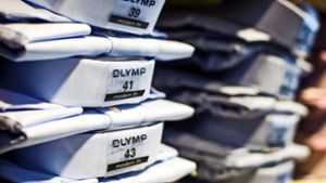 Bis 2025 sollen 100 Prozent der Olymp-Produkte wie beispielsweise Hemden das „Green Choice“-Label bekommen. Foto: dpa/Christoph Schmidt