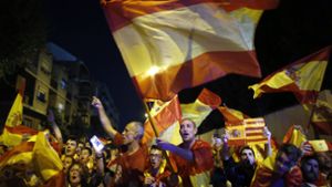 Am Donnerstag haben Gegner der Unabhängigkeit Kataloniens demonstriert. Foto: AP