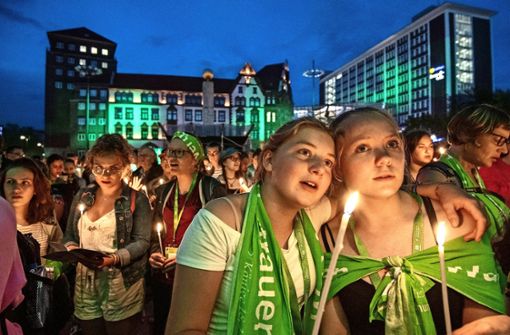 Tausende haben beim Deutschen Evangelischen Kirchentag  in der Dortmunder Innenstadt den Abendsegen empfangen. Foto: epd