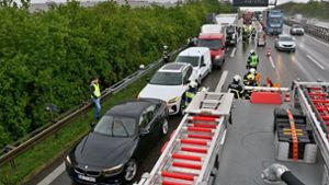 Auf der A81 bei Möglingen hat sich am Mittwochmorgen ein Unfall ereignet. Foto: KS-Images.de/Andreas Rometsch