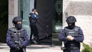 Polizisten beim Tatort Foto: dpa/Armando Franca