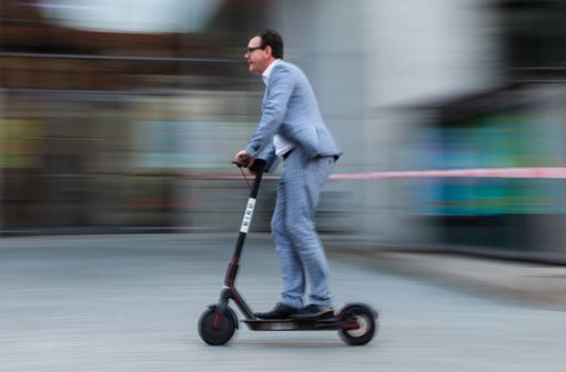 Mit dem E-Scooter durch die Stadt düsen? Das könnte in Deutschland schon bald Realität sein. Foto: dpa