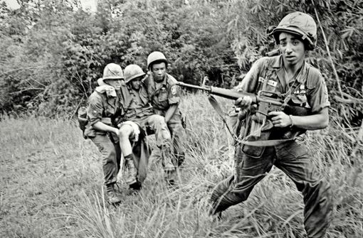 Der Vietnamkrieg ist einer der Schauplätze des Buches: Amerikanische Soldaten im Einsatz im Juni 1965. Foto: AP/Horst Faas