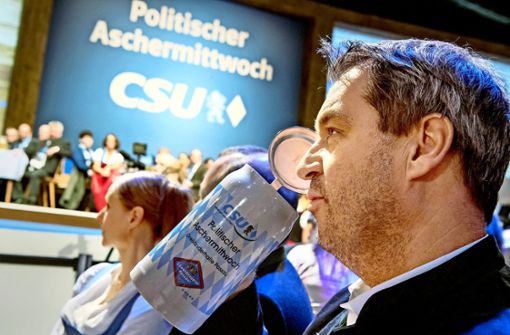 Unverkleidet und unrasiert: CSU-Chef Markus Söder verspürt in Passau den Drang, seinen Aufstieg in der Partei noch einmal herauszustreichen. Foto: dpa