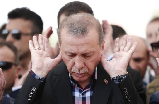 Recep Tayyip Erdogan lässt sich von den Warnungen aus Europa nicht beeindrucken. Foto: EPA