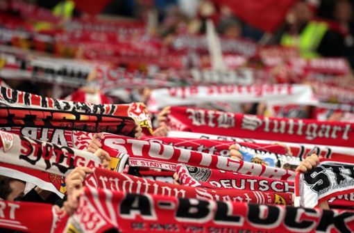 Fußball-Fans mit klarem Bekenntnis: Der VfB  ist der  Verein ihres Herzens. Foto: Baumann/Alexander Keppler