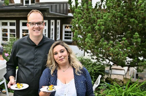 Ein Bild aus besseren Tagen: Nadine und Lars Volbrecht in der Alten Vogtei in Köngen. Das Restaurant ist seit Monaten geschlossen. Foto: Horst Rudel