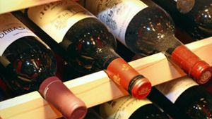 Fast alle Getränke gibt es in Pfandflaschen zu kaufen. Wein in seiner normalen Größe aber nicht. Foto: Imago images/U. J. Alexande