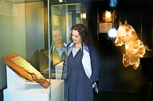 Nicole Ebinger-Rist kann sich für den  keltischen Nüsternschutz doppelt begeistern: Als Hobby-Reiterin und von Berufs wegen als Archäologin und Restauratorin. Foto: Horst Rudel