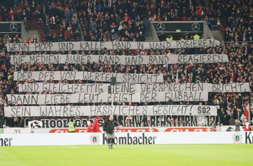 Die Fans des VfB Stuttgart wehren sich gegen Kollektivstrafen des DFB. Foto: Pressefoto Baumann/Hansjürgen Britsch