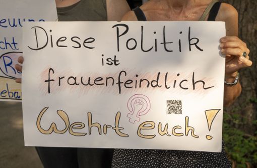 Protest von Müttern und Hebammen gegen die geplante Schließung der Gynäkologie in Leonberg. Foto: Jürgen Bach/Jürgen Bach